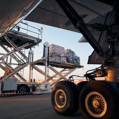 loading-of-cargo-containers-to-p